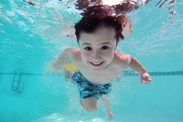 Manfaat Berenang Untuk Anak