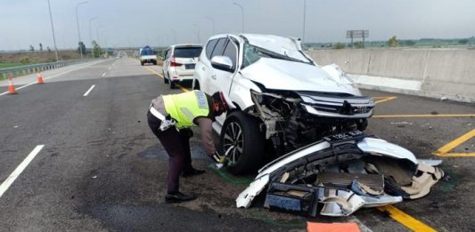 Breaking News : Kecelakaan di Tol Nganjuk, Vanessa Angel dan Bibi Andriansyah Tewas