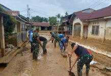 TNI AU melalui Lanud Sutan Sjahrir Lanjutkan Aksi Pembersihan Pascabanjir di Padang