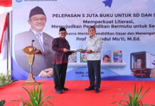 Perkuat Literasi Anak, Pemerintah Kirim 5,5 Juta Buku ke Sekolah di Seluruh Indonesia